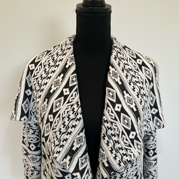 American Rag Black & White Front Close Blazer - Picture 5 of 8